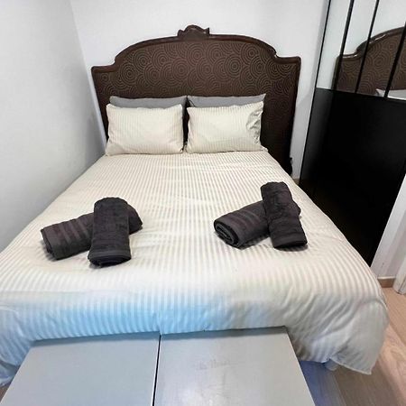 Very Quiet Apartment With Balcony Сен-Дені Екстер'єр фото
