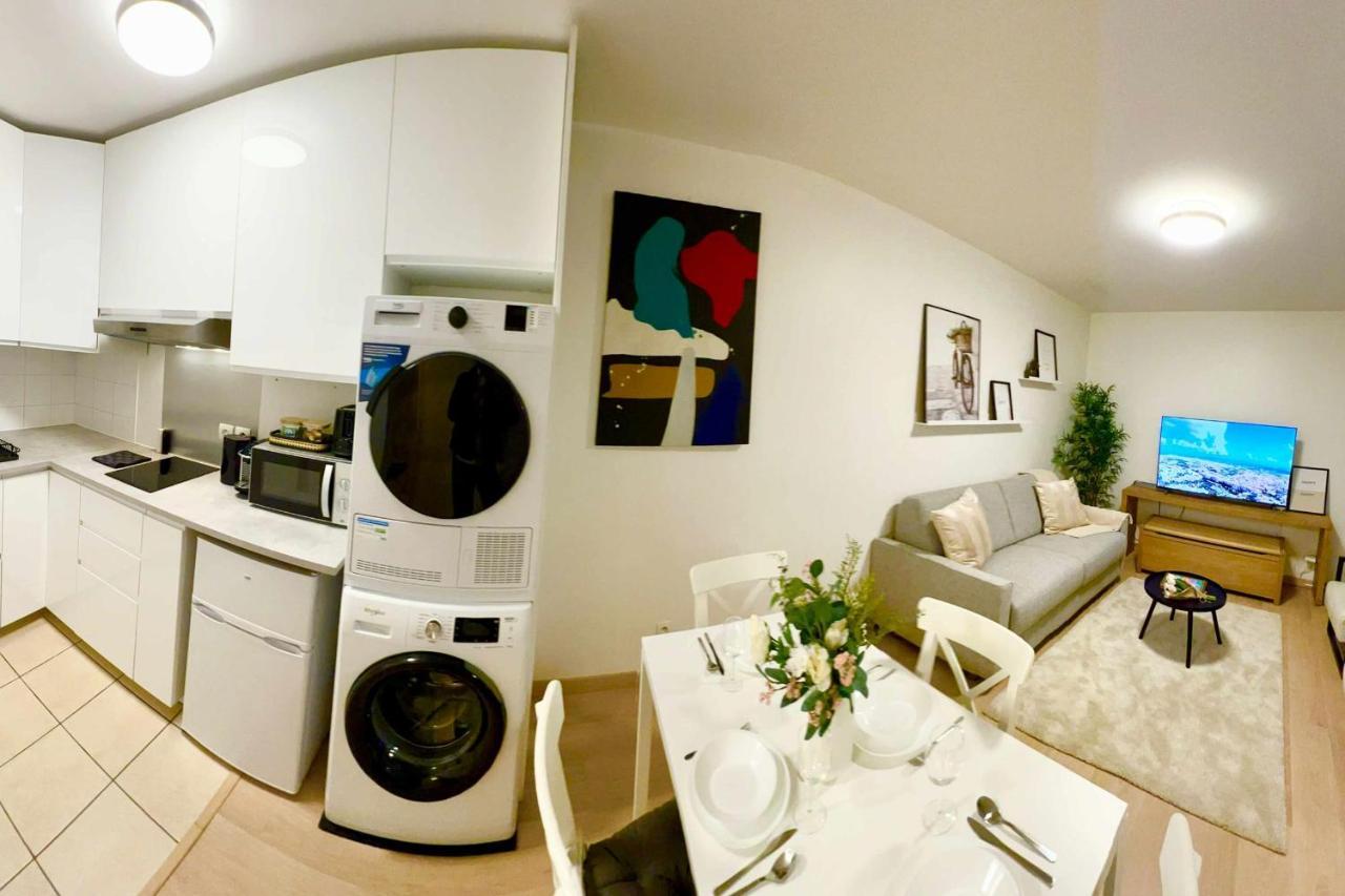 Very Quiet Apartment With Balcony Сен-Дені Екстер'єр фото