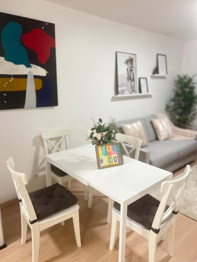 Very Quiet Apartment With Balcony Сен-Дені Екстер'єр фото
